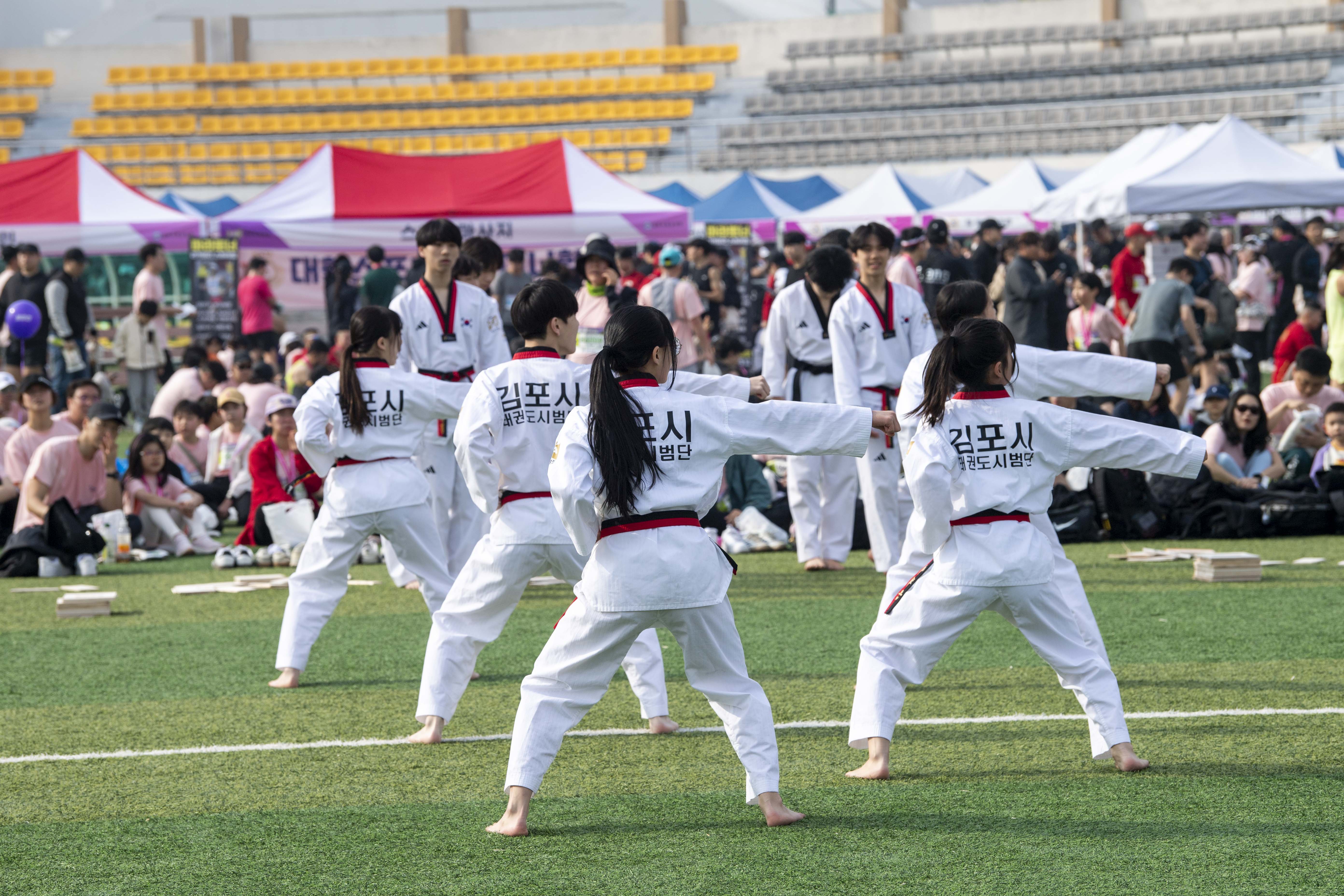 육상연맹 첫 공인인증 대회 ‘제14회 김포한강마라톤’ 규모도 역대 최대 이미지 5