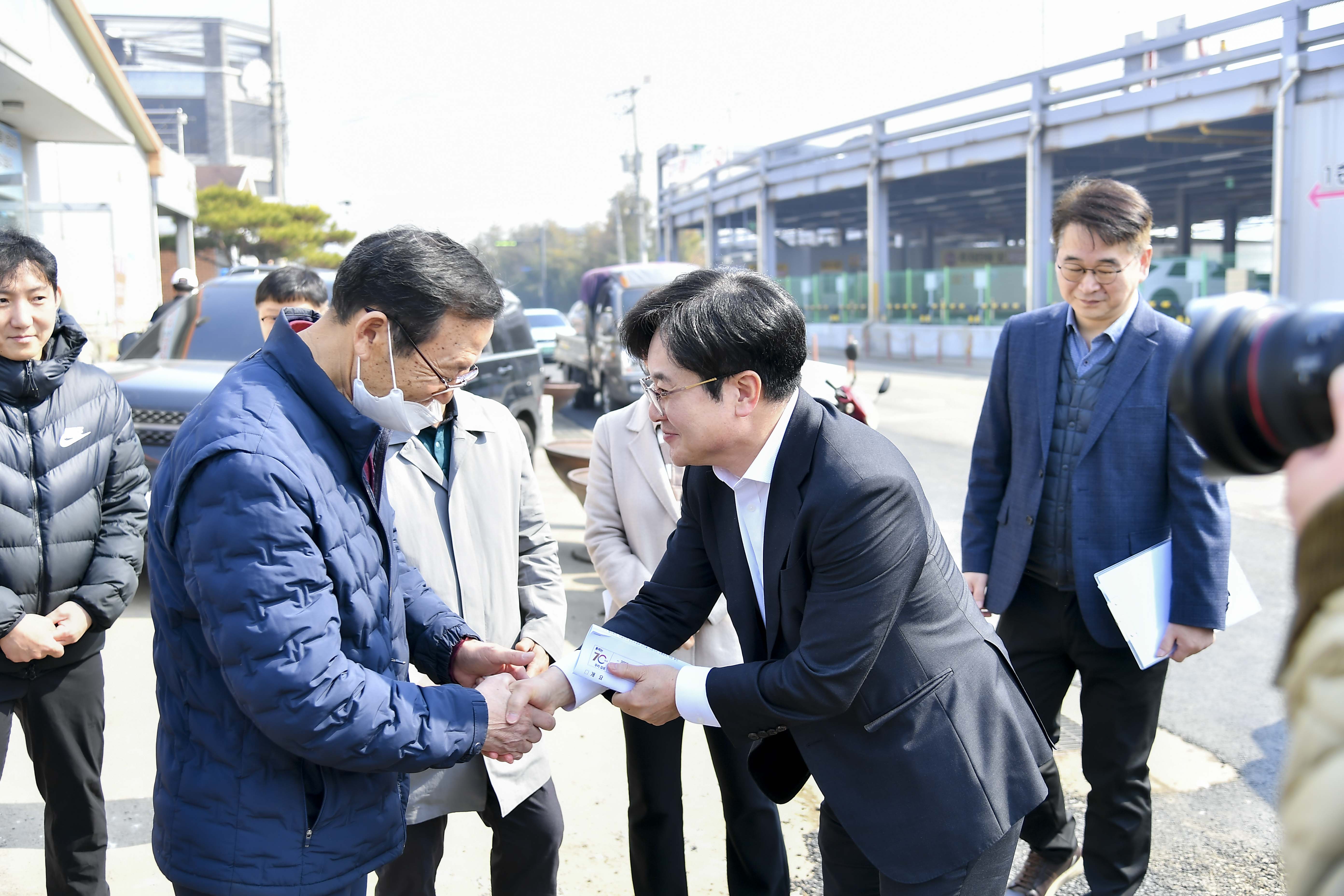 김병수 시장, 대명항 신축 수산물직판장 찾아 현장 행정 이미지 3