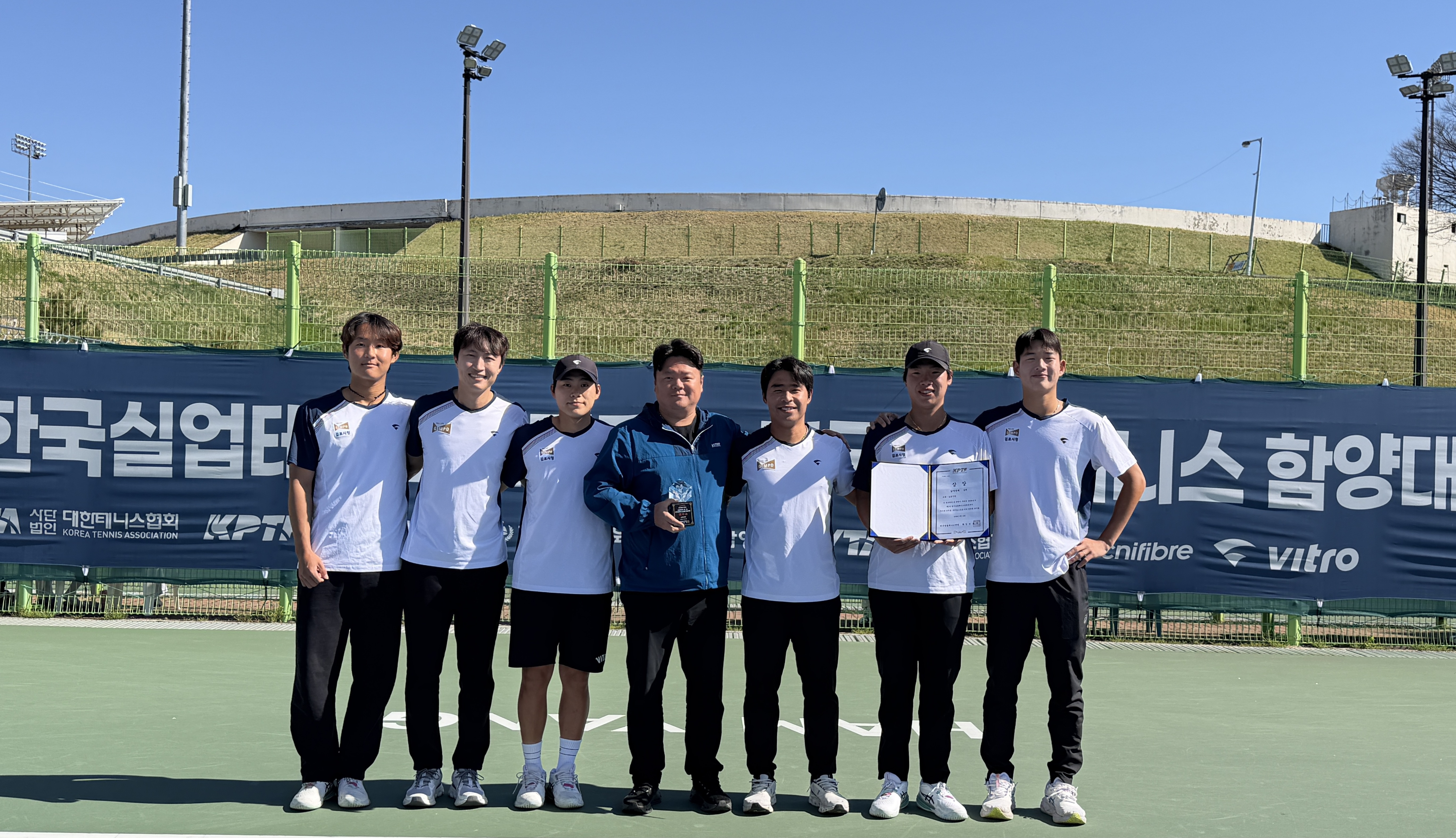 김포시 직장운동경기부 테니스팀, 전국대회서 은메달 2개, 동메달 1개 획득 이미지