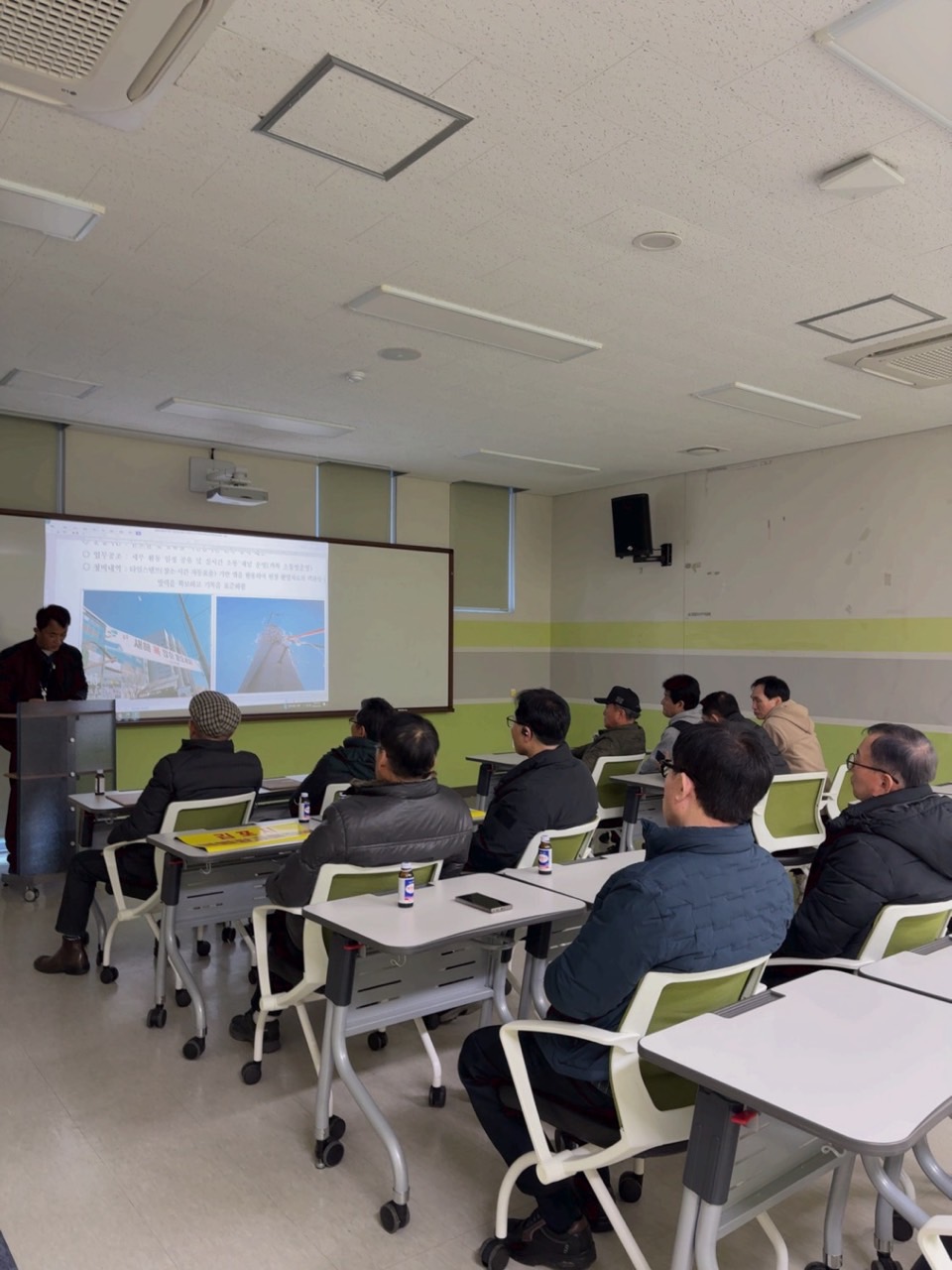 김포시, 불법광고물 시민감시단 출범주말·공휴일 불법현수막 단속 공백 메운다 이미지 2